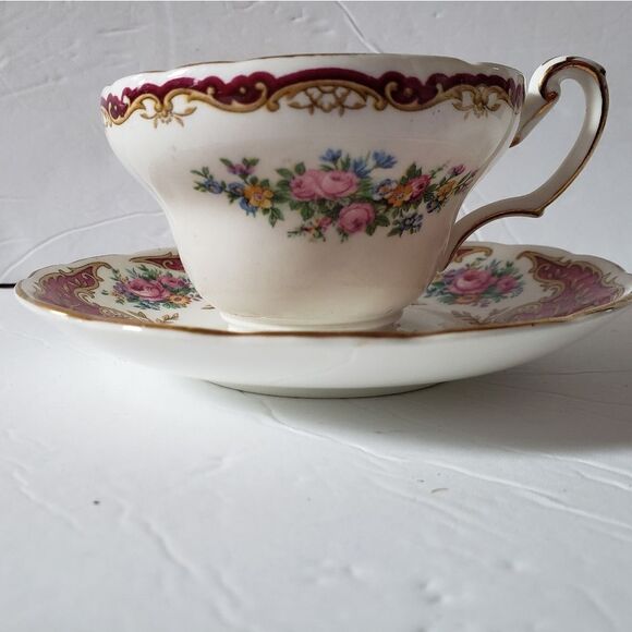 Foley Teacup & Saucer - Picture 2 of 10
